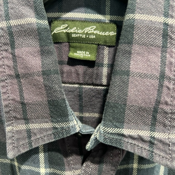 Eddie Bauer Men’s Medium Button Down Flannel. - Picture 2 of 5